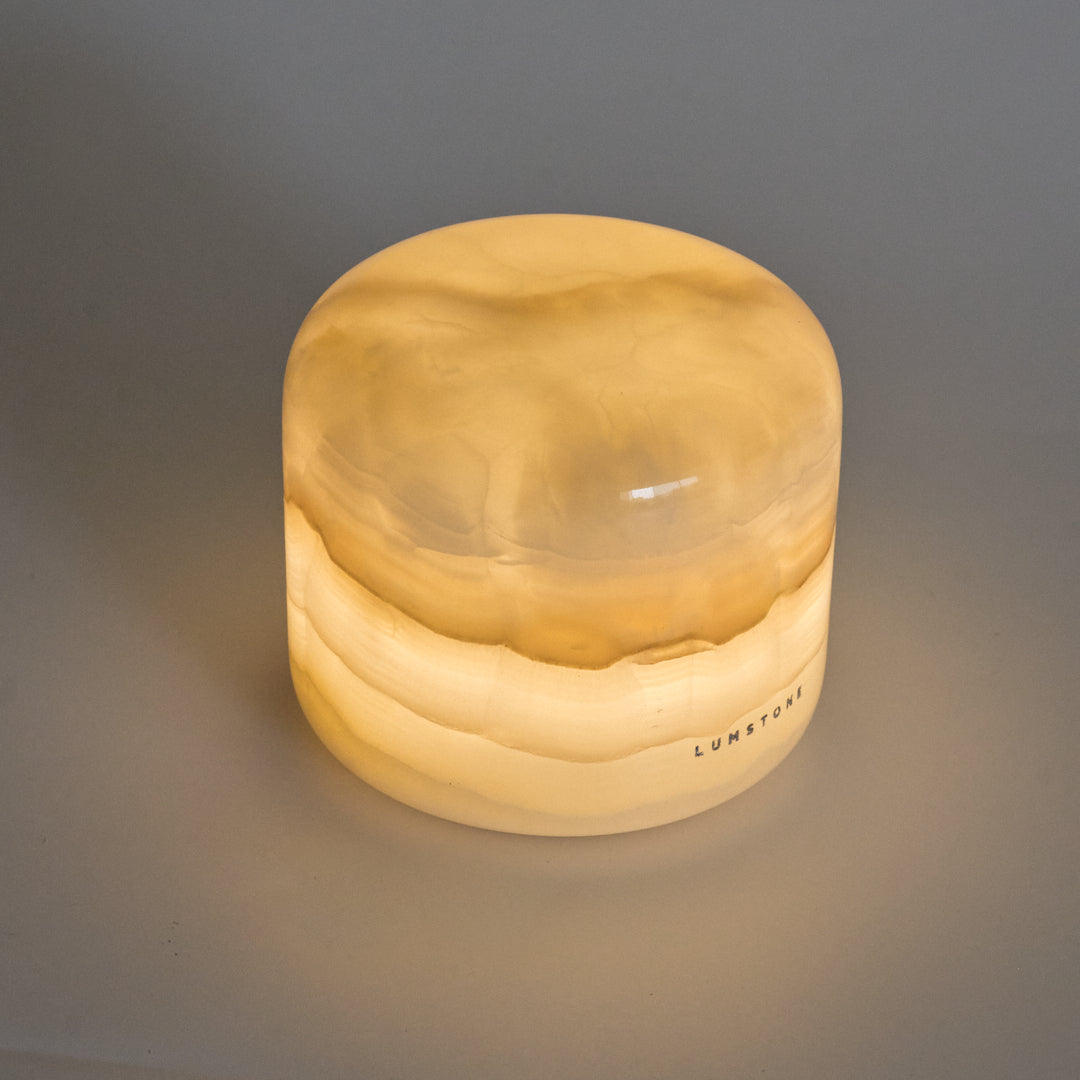 HONEY COMPACT · Miel N°02 — Lámpara Ónix con Carga Inalámbrica