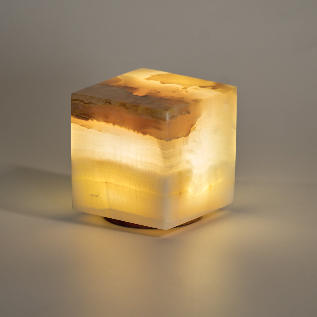 COMPACT · Veta Miel N°03 — Lámpara de Ónix Recargable