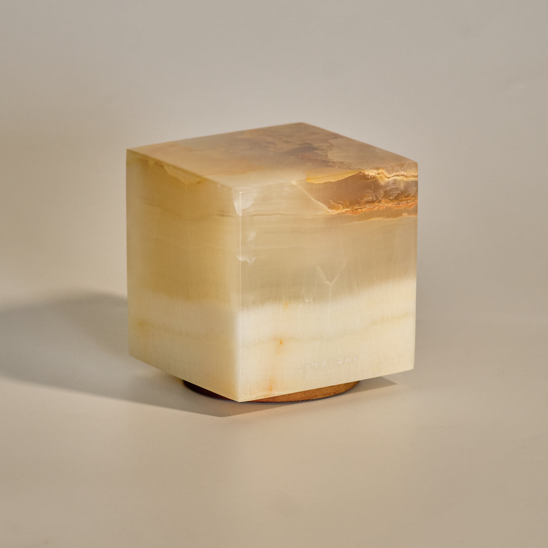 COMPACT · Veta Miel N°03 — Lámpara de Ónix Recargable